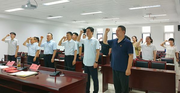 市公管局：以提升“四力”为抓手加强机关党组织建设